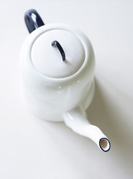 Feldspar fine bone china teapot