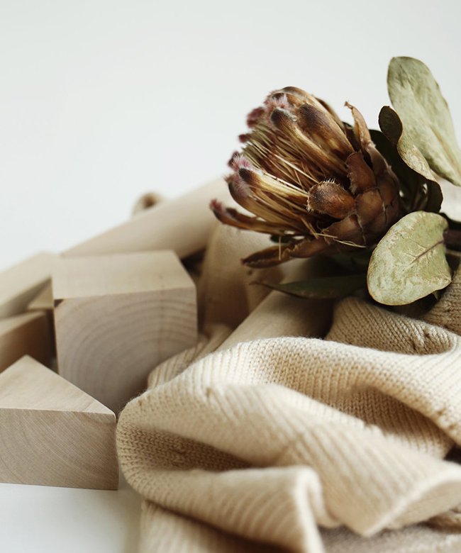 Hvid sustainable baby clothes and accessories