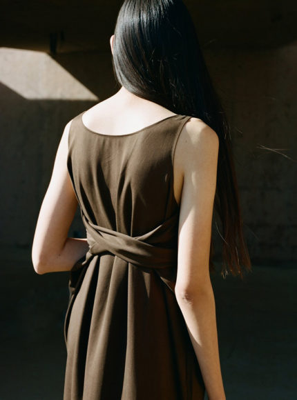 Reve en vert shaina mote sustainable ethical fashion tencel fabric wrap dress