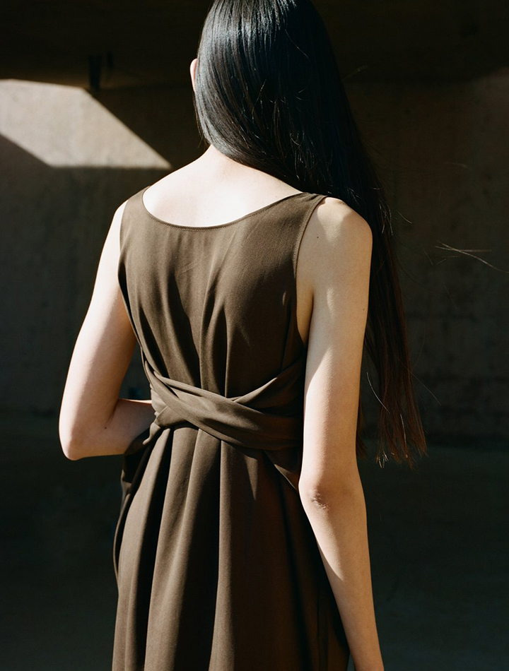 Reve en vert shaina mote sustainable ethical fashion tencel fabric wrap dress