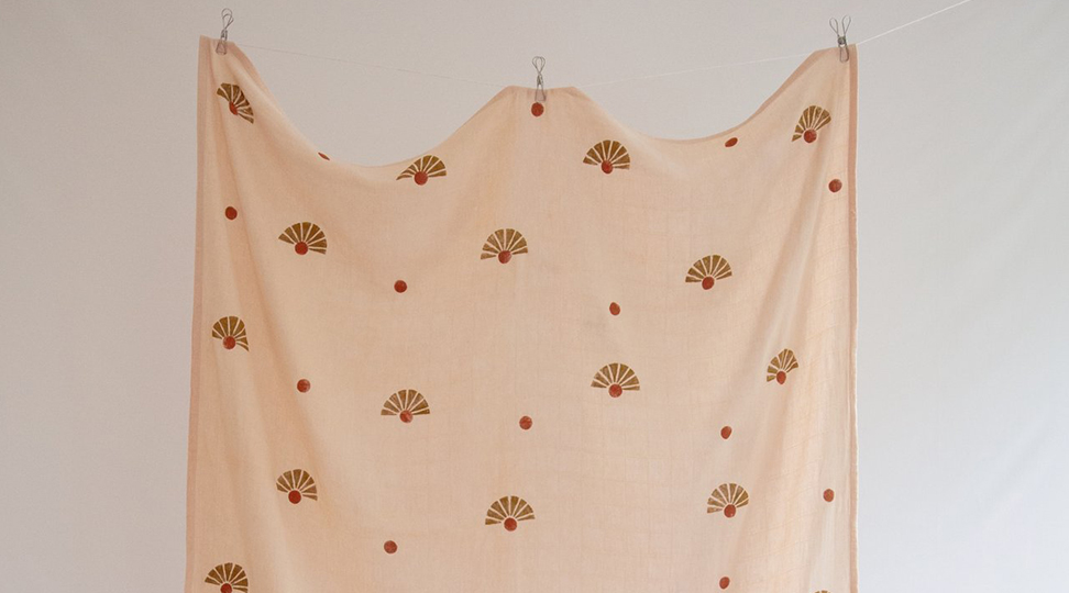 Reve en vert sustainable ethical eco baby gifts handprinted baby blanket Little beacon