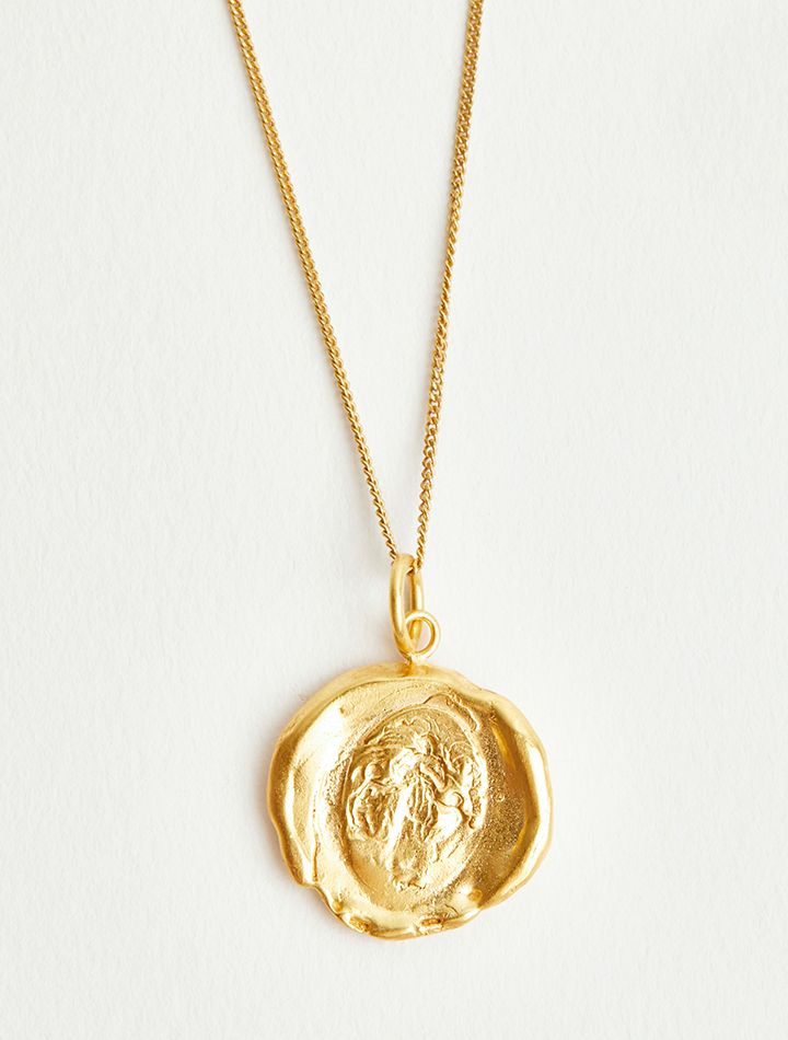 ethical sustainable recycled jewellery carolina de barros mary knots pendant gold necklace