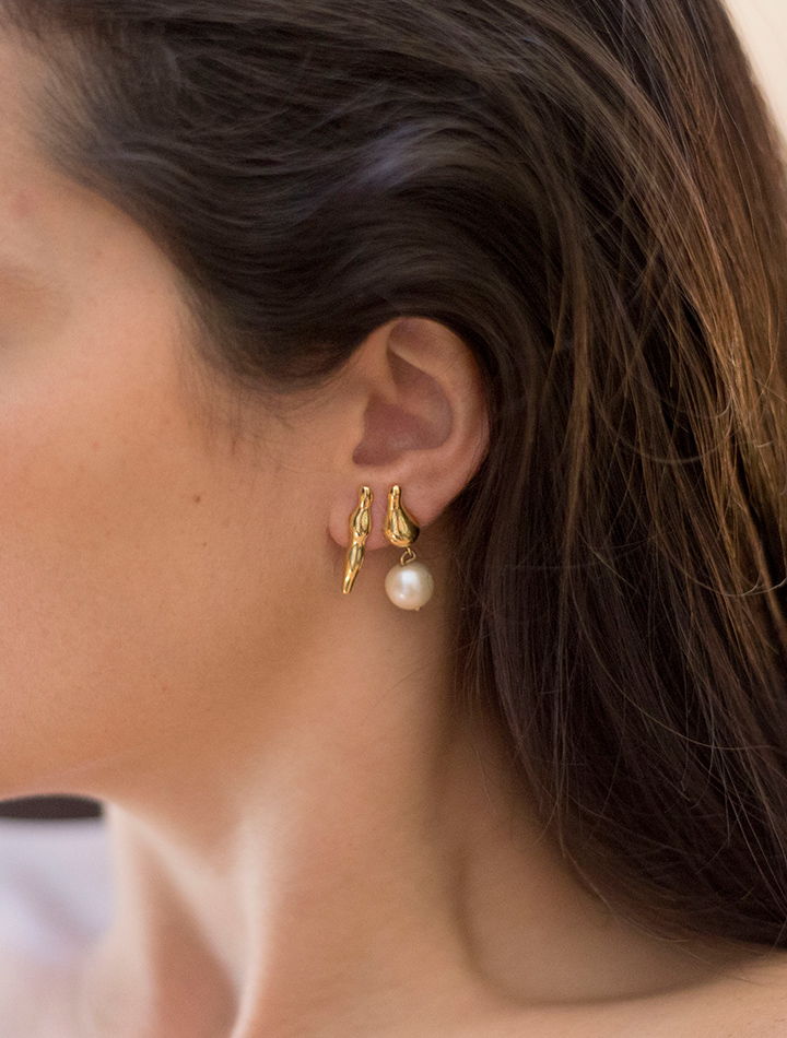 ethical sustainable recycled jewellery carolina de barros una gold earrings