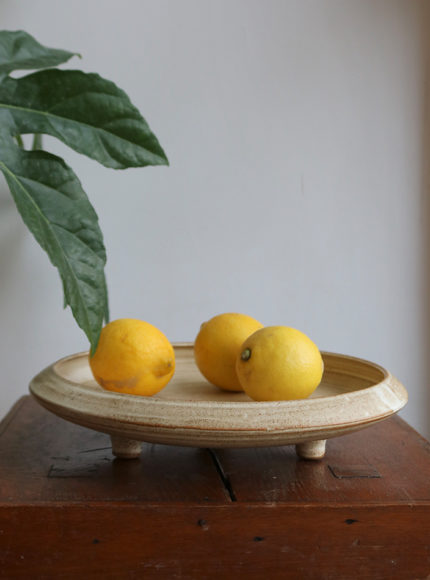 Reve en vert exclusive collection with vintage shop Eesome vintage footed wide plate display bowl