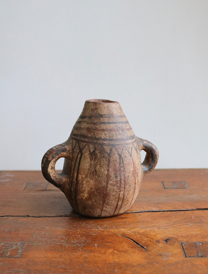 Reve en vert exclusive collection with vintage shop Eesome antique moroccan vase jug
