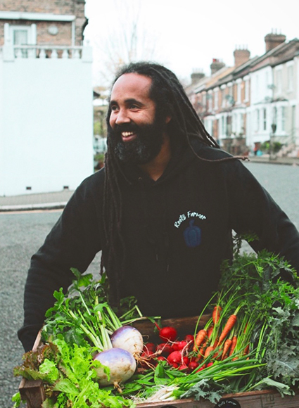 Reve en vert interview with Roots Farmer, sustainable organic farmer from London