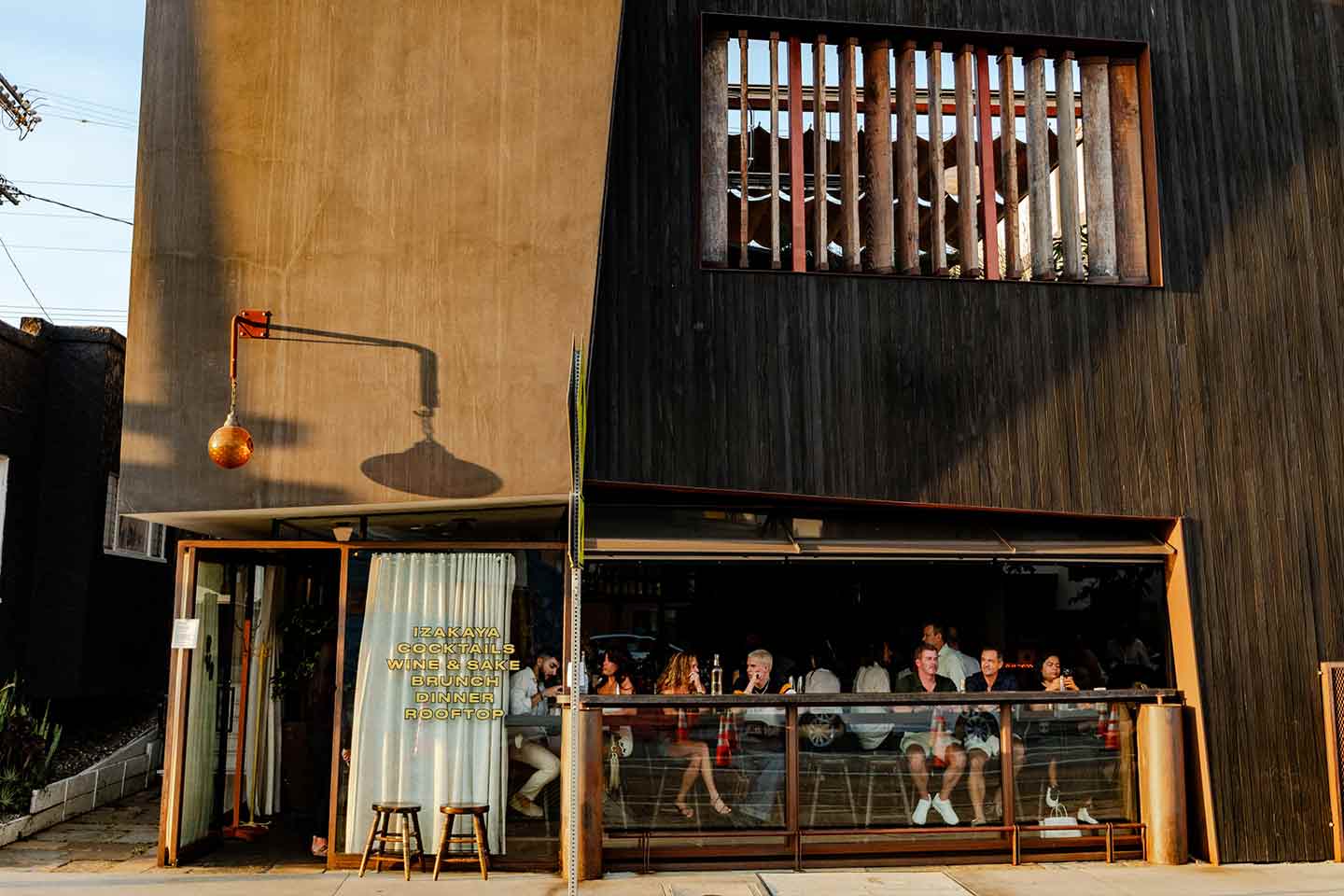 Restaurant RVR Los Angeles exterior