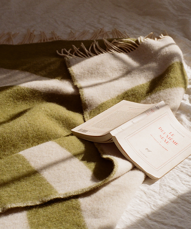 forestry-wool-lifestyle-imagery-blanket-book-bed