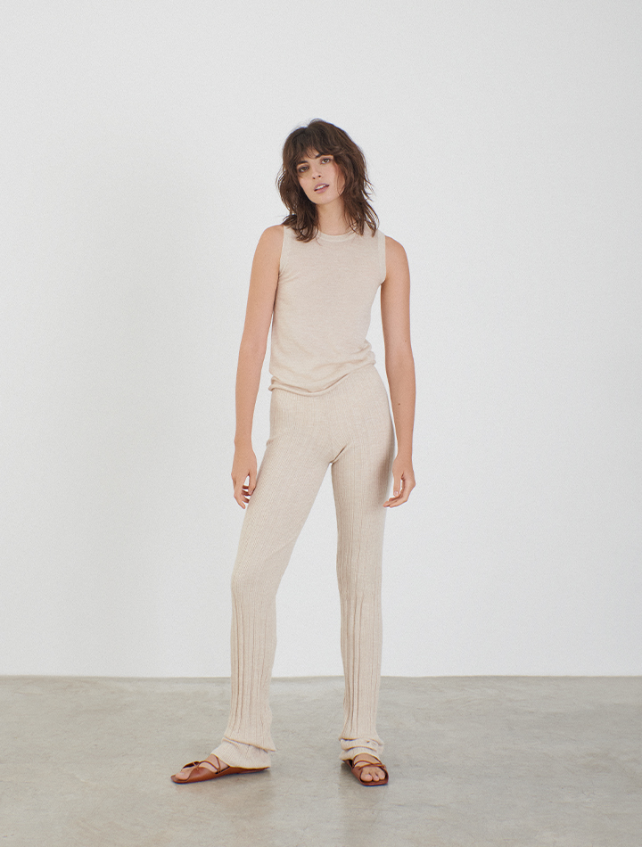 leap-concept-ecru-cashmere-knitted-sleeveless-top-image-model-standing-pose