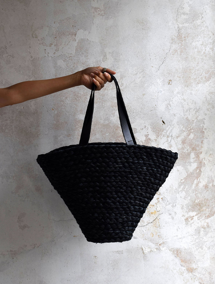 uri-studio-flora-bag-medium-black-product-image