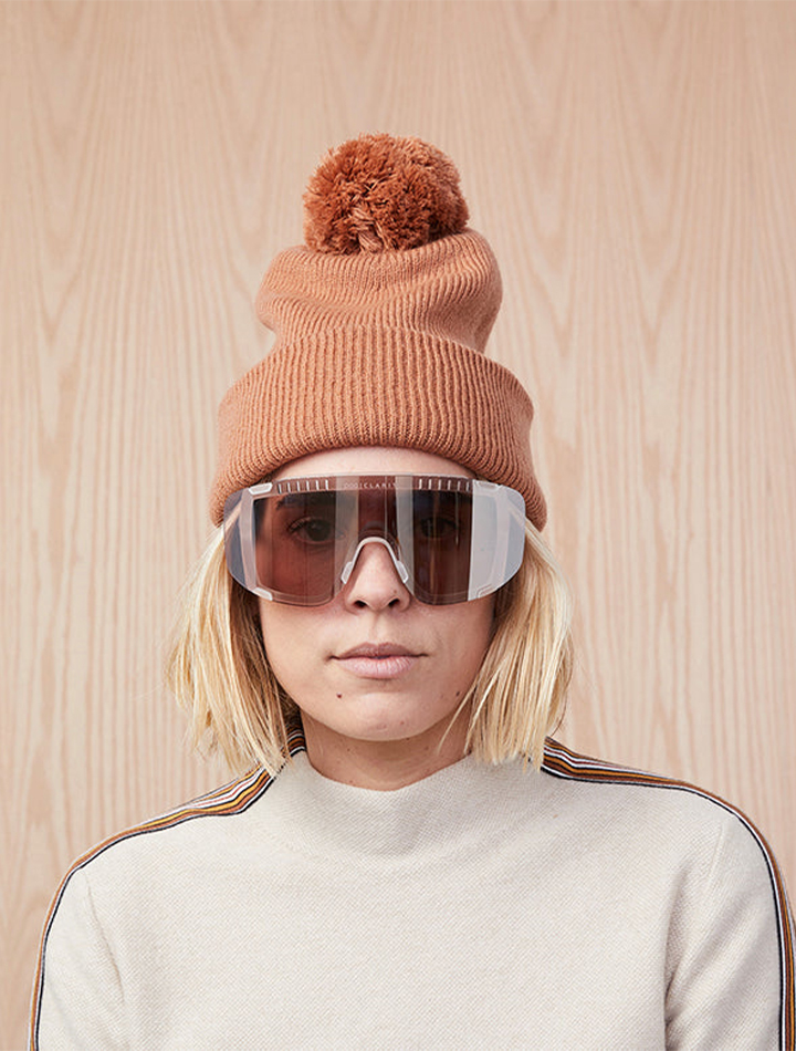 val-des-monts-pom-pom-climate-beneficial-beanie-in-caramel-product-image