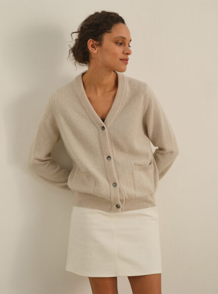 navygrey-the-cardigan-in-lait-product-image