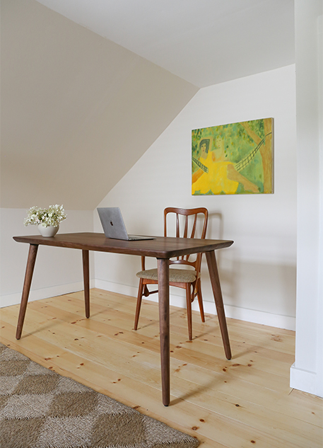 coras-oakywood-desk-office-editorial-scroll-image